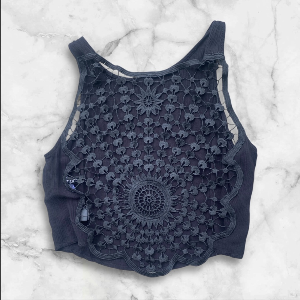 Black knit tank  16’ chest  h& m DIVIDED  SIZE 8